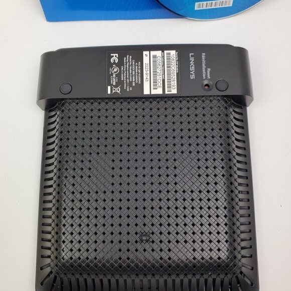 Linksys E1200 V2 Wireless Router Complete w/ Disc Fully Functional Tested - Picture 7 of 8